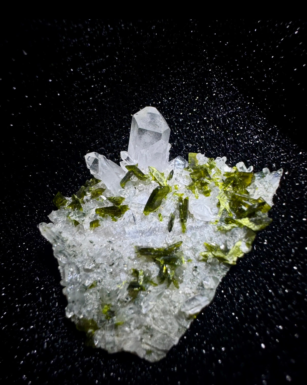 The Healing Energy of Himalayan Quartz: A Journey to Inner Peace
