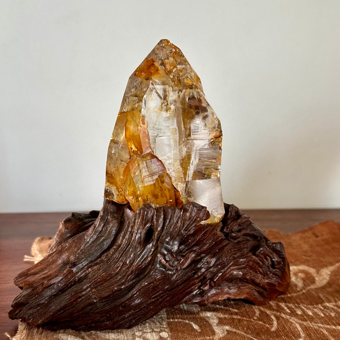 Himalayan Crystals in Feng Shui: Bringing Balance and Positive Energy into Your Space