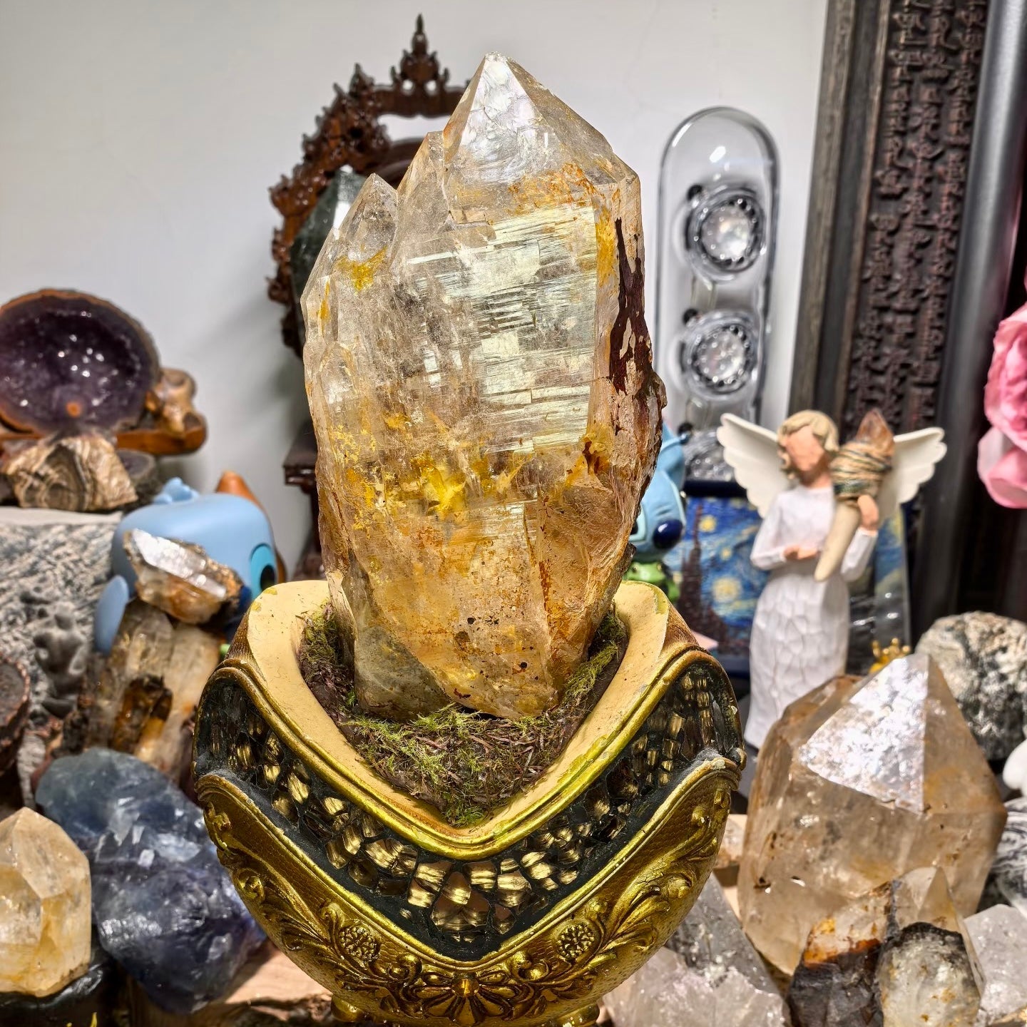 How Himalayan Crystals Can Improve Your Luck in Love and Relationships