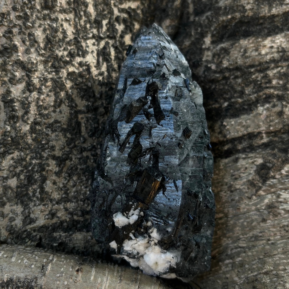 The Science Behind Mica Tourmaline: Understanding Its Mineral Composition and Energy