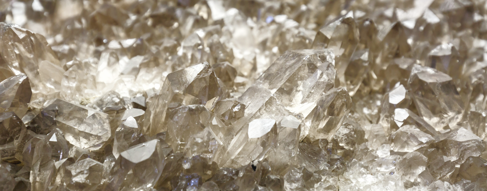 Kailash Essence Crystal ཀཱཻ་ལཱས་སྙིང་བཅུད་ཤེལ་